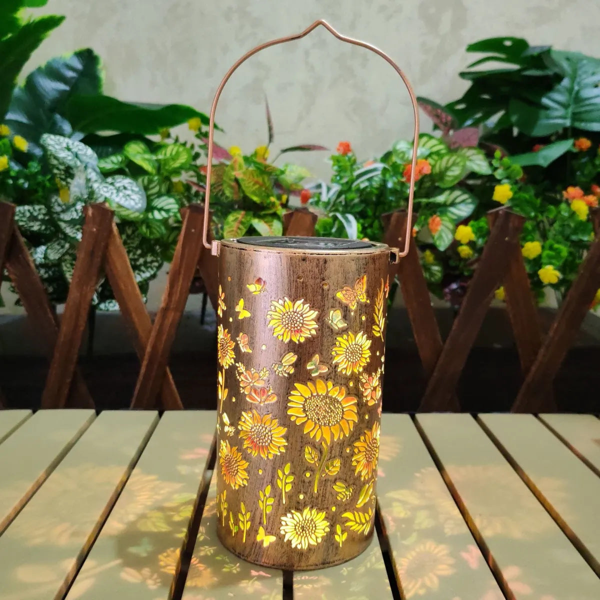 Novoraa Solar Powered Outdoor Garden Hanging Light